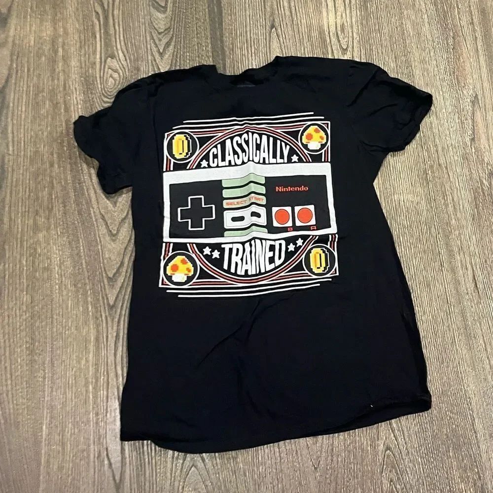 Nintendo Entertainment System Graphic Print T-Shirt Short Sleeve Black Size S